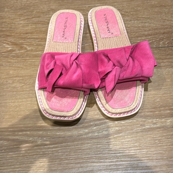 Pink ruffle slides (brand: Stephan, size 41) – playful, bold, and feminine. - Picture 1 of 4